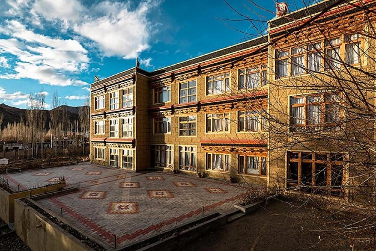Hotel Alpine Ladakh Leh Exterior foto