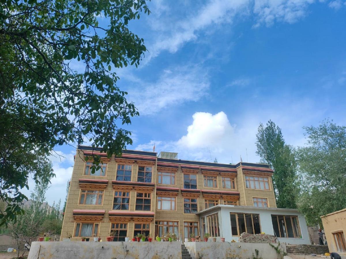 Hotel Alpine Ladakh Leh Exterior foto