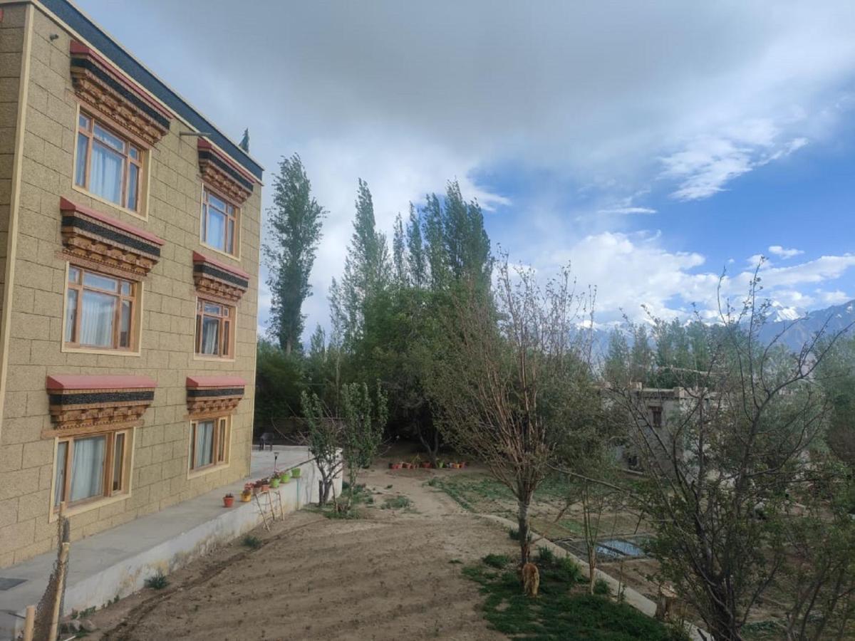 Hotel Alpine Ladakh Leh Exterior foto