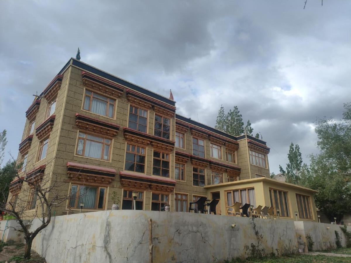 Hotel Alpine Ladakh Leh Exterior foto